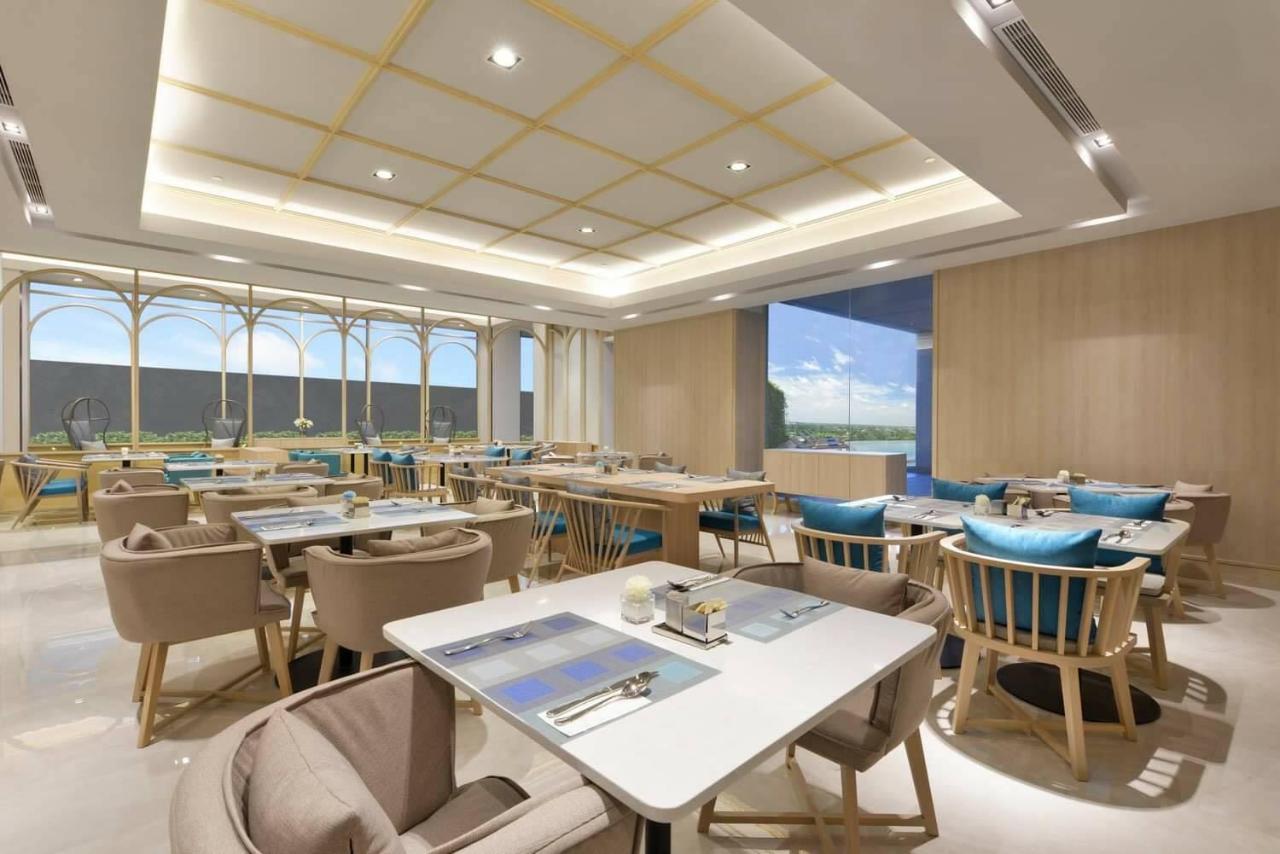 Centre Point Hotel Terminal21 Korat Накхонратчасіма Екстер'єр фото The restaurant