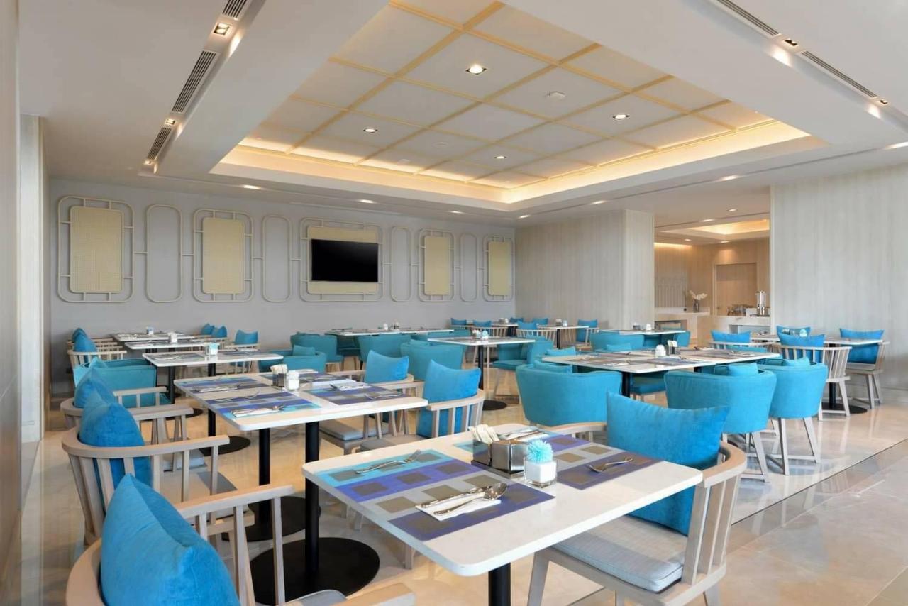 Centre Point Hotel Terminal21 Korat Накхонратчасіма Екстер'єр фото The restaurant
