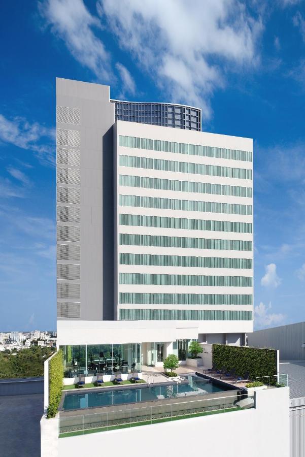 Centre Point Hotel Terminal21 Korat Накхонратчасіма Екстер'єр фото The hotel