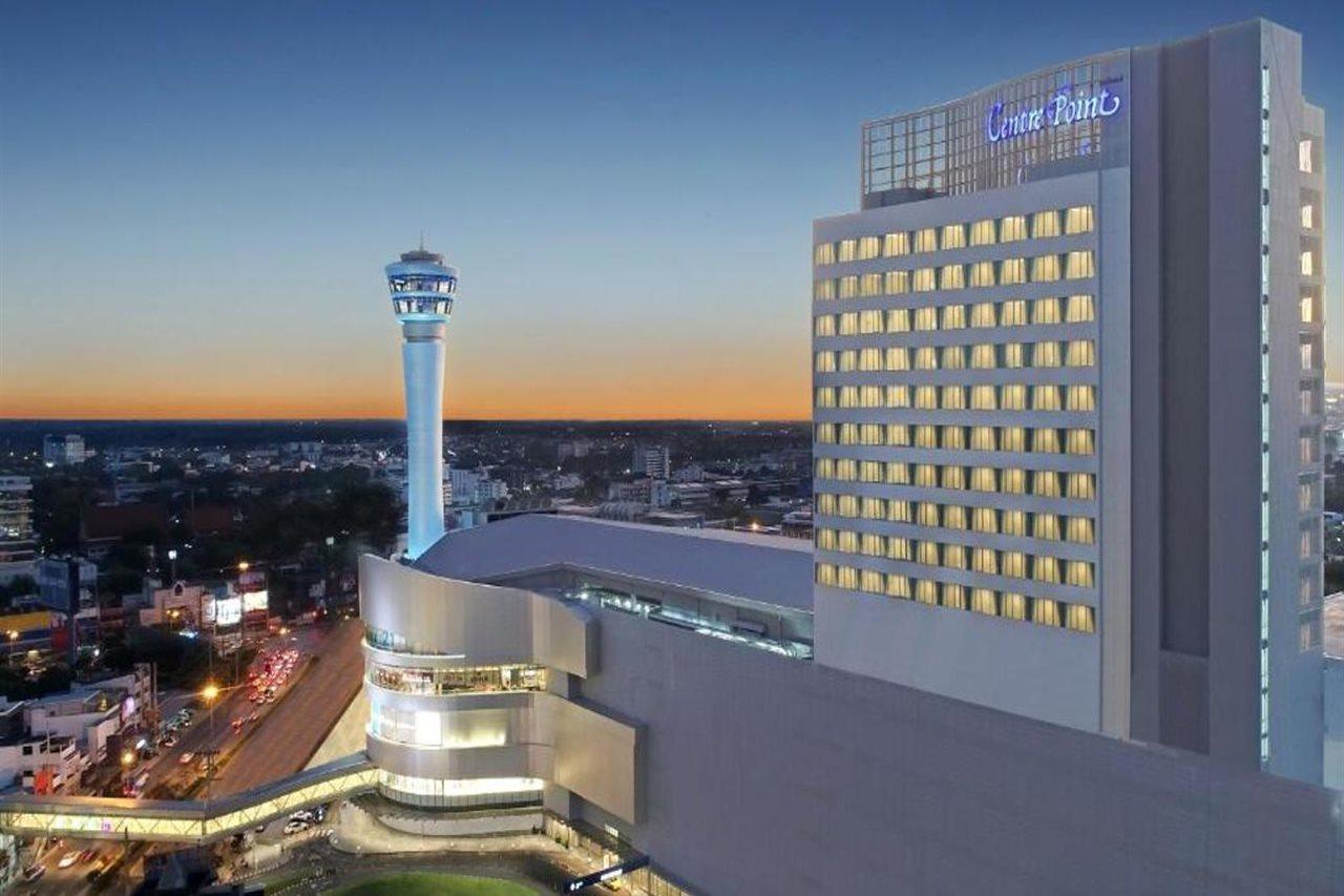Centre Point Hotel Terminal21 Korat Накхонратчасіма Екстер'єр фото The hotel