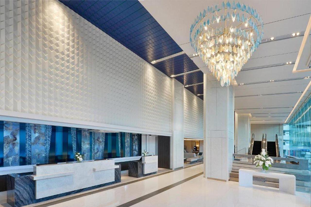 Centre Point Hotel Terminal21 Korat Накхонратчасіма Екстер'єр фото Lobby